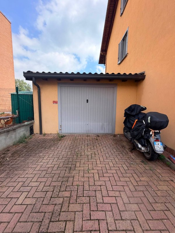 casa indipendente in vendita a Linarolo