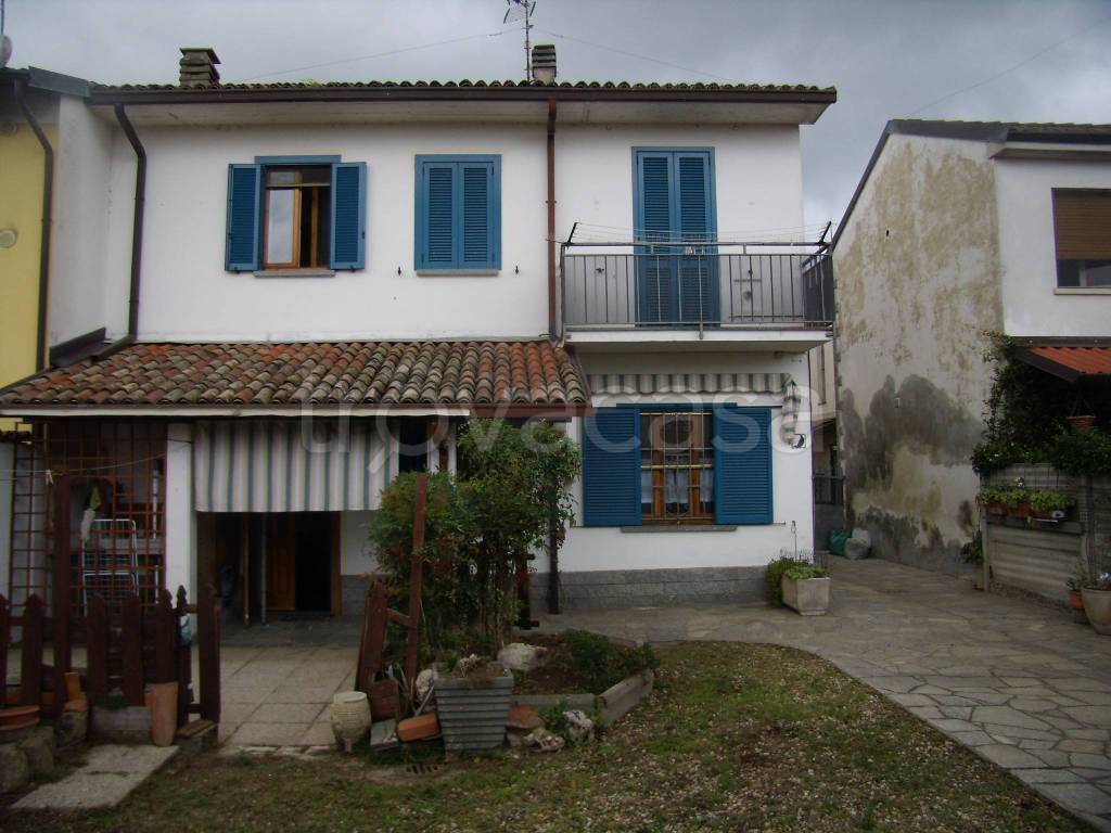 casa indipendente in vendita a Lomello