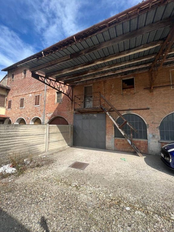 locale di sgombero in vendita a Lomello