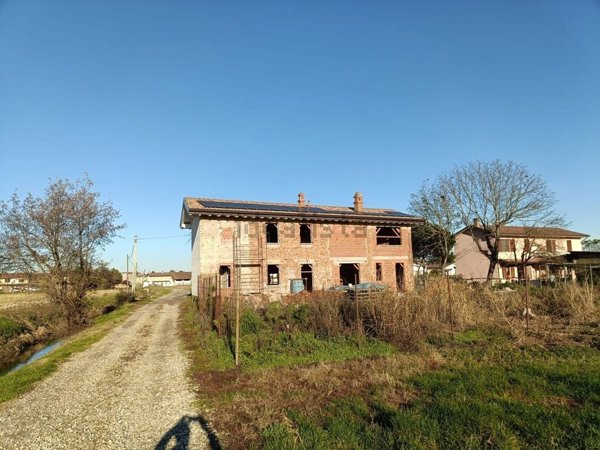 casa indipendente in vendita a Lomello
