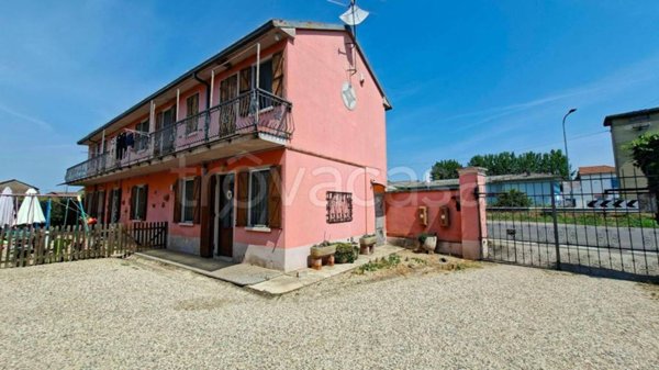 casa indipendente in vendita a Lomello