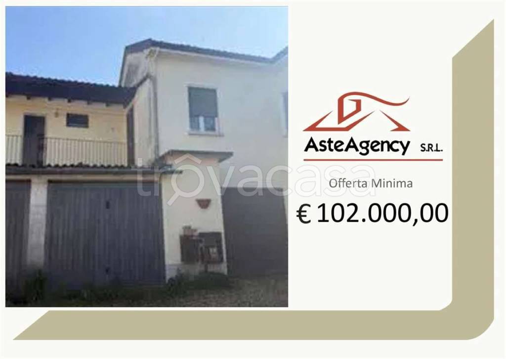 casa indipendente in vendita a Lomello