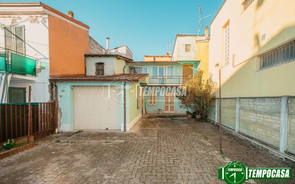 casa indipendente in vendita a Lungavilla