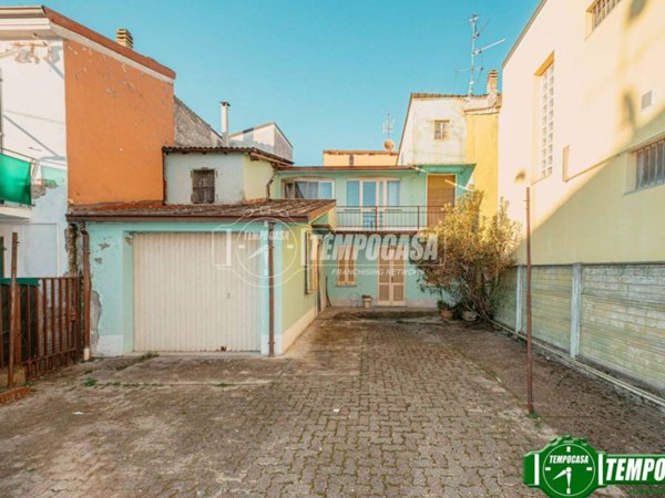 casa indipendente in vendita a Lungavilla
