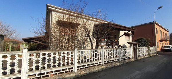 casa indipendente in vendita a Lungavilla