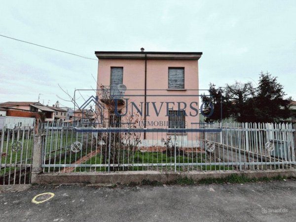 casa indipendente in vendita a Lungavilla
