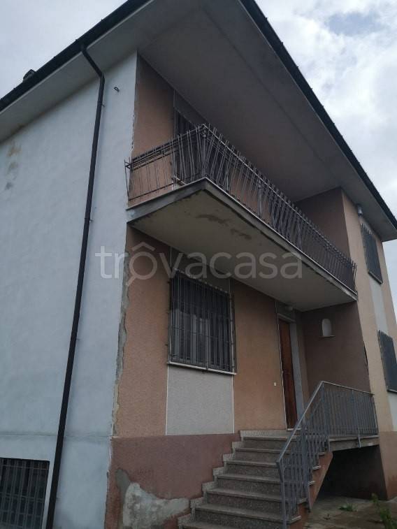 casa indipendente in vendita a Lungavilla