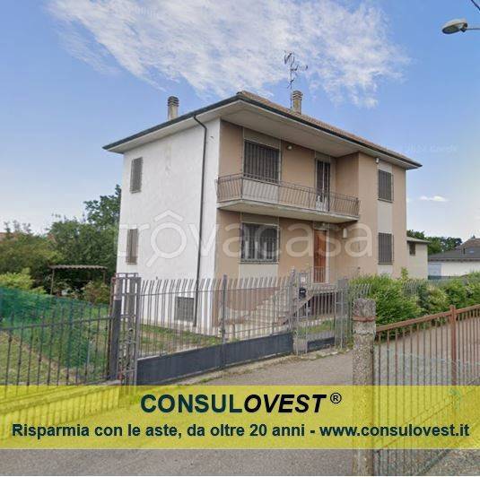 casa indipendente in vendita a Lungavilla