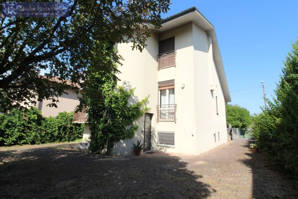 casa indipendente in vendita a Lungavilla
