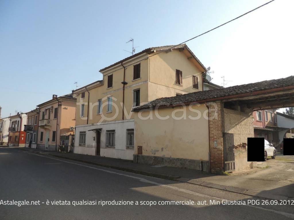 casa indipendente in vendita a Lungavilla