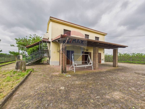 casa indipendente in vendita a Lungavilla