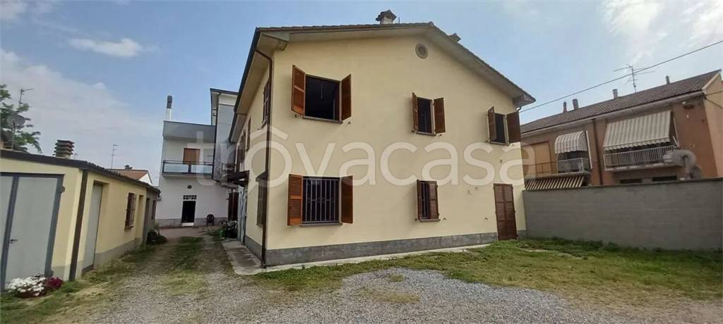 casa indipendente in vendita a Lungavilla