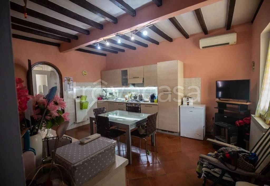 casa indipendente in vendita a Lungavilla