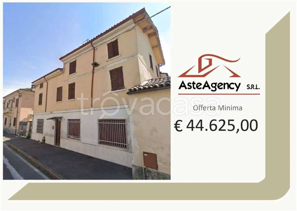 casa indipendente in vendita a Lungavilla