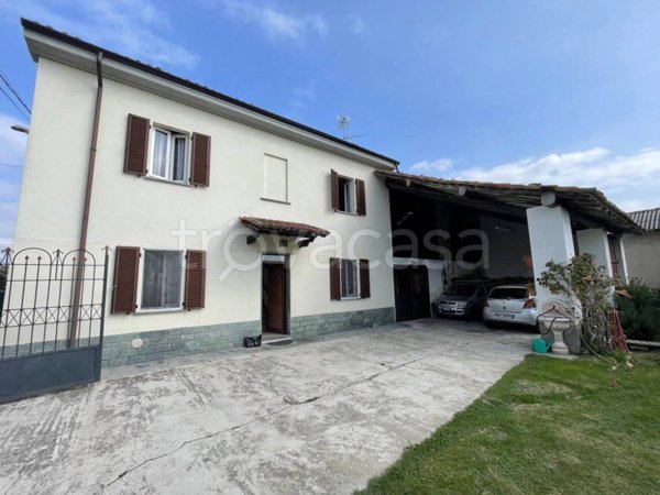 casa indipendente in vendita a Lungavilla