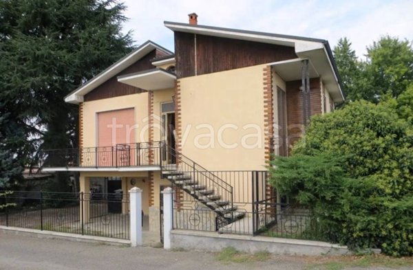 casa indipendente in vendita a Lungavilla