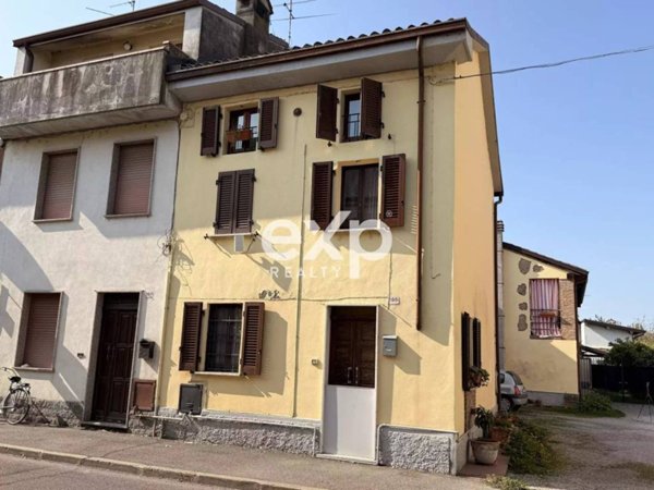 casa indipendente in vendita a Lungavilla