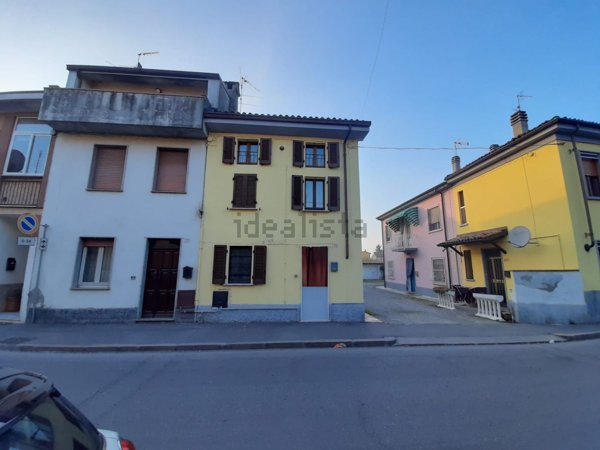 casa indipendente in vendita a Lungavilla