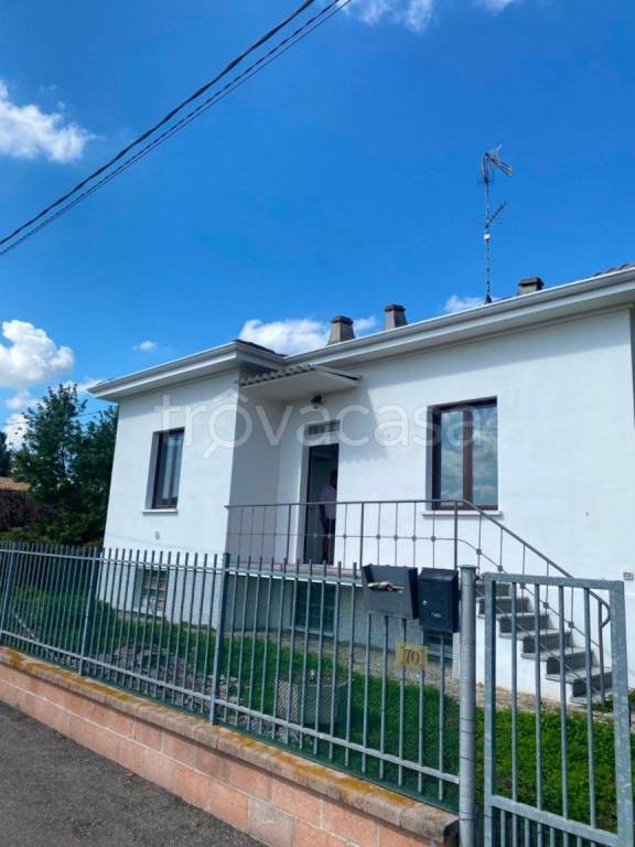 casa indipendente in vendita a Lungavilla