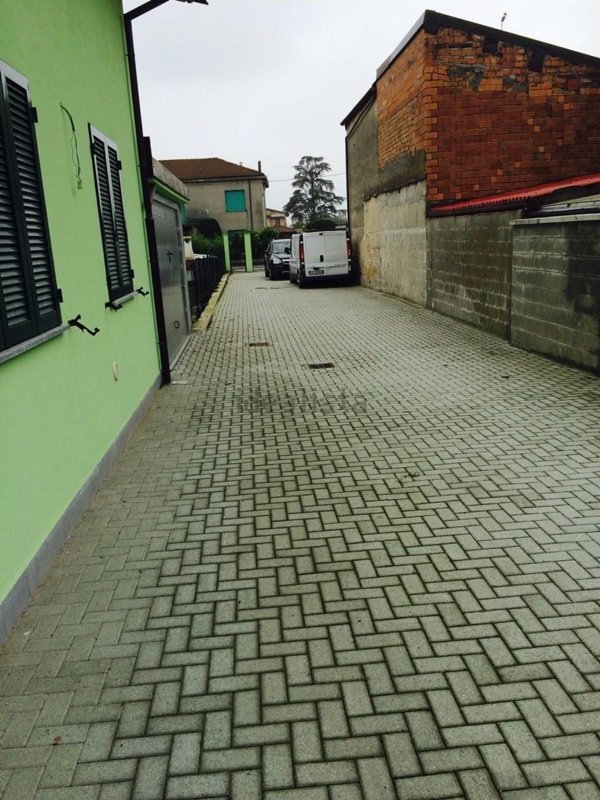 casa semindipendente in vendita a Lungavilla