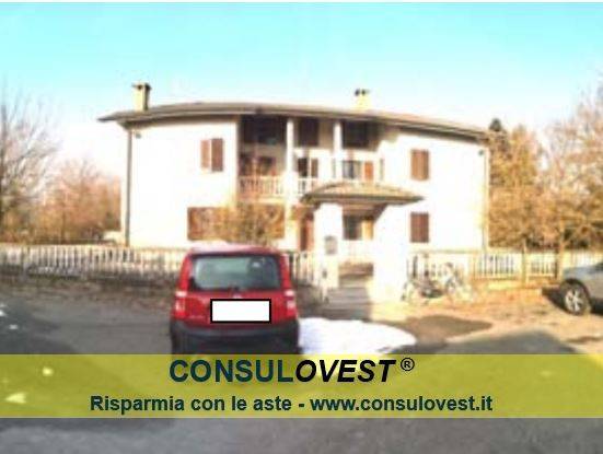 casa indipendente in vendita a Lungavilla