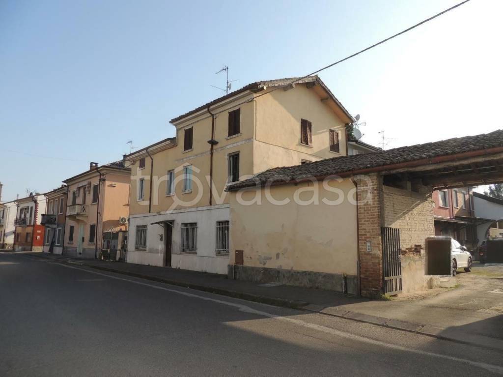 casa indipendente in vendita a Lungavilla