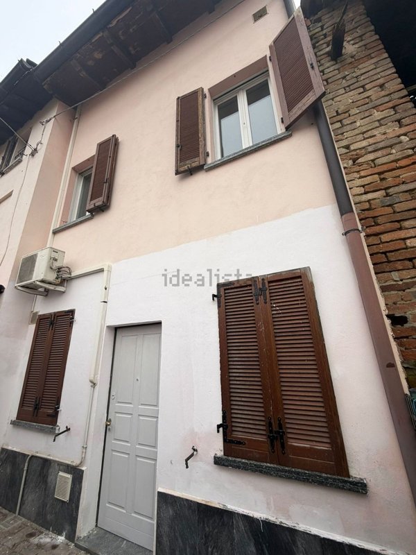 casa indipendente in vendita a Lungavilla