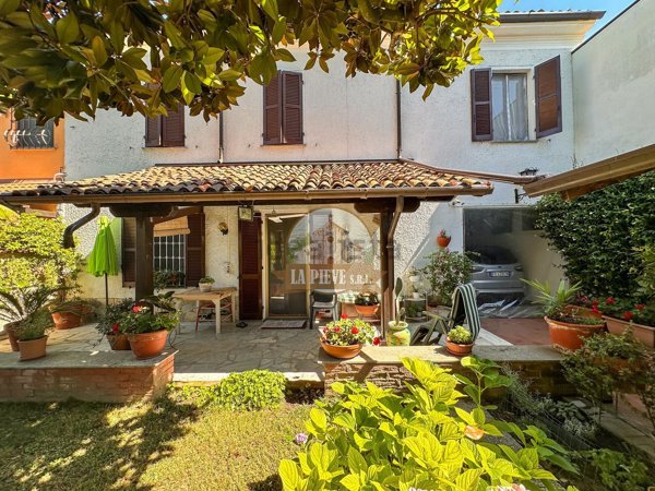 casa indipendente in vendita a Lungavilla