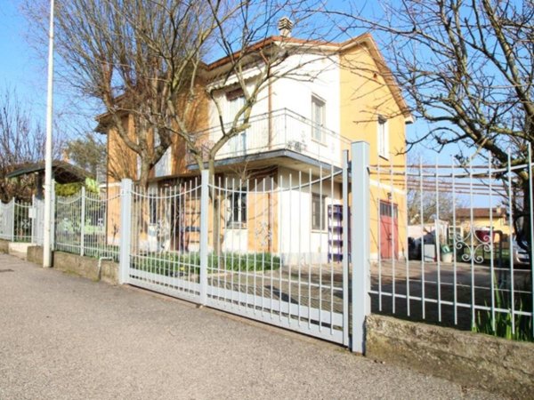 casa indipendente in vendita a Lungavilla