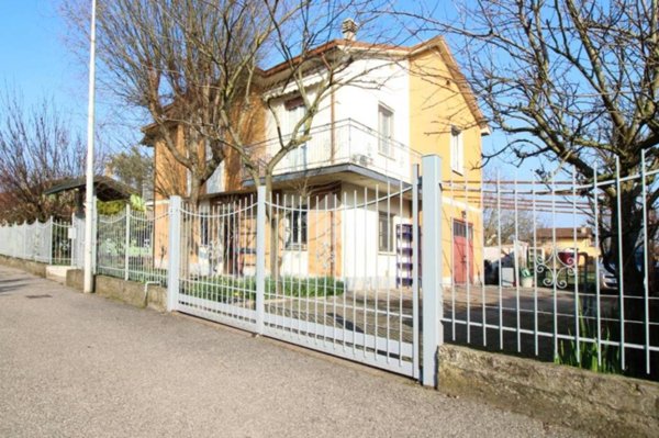 casa indipendente in vendita a Lungavilla