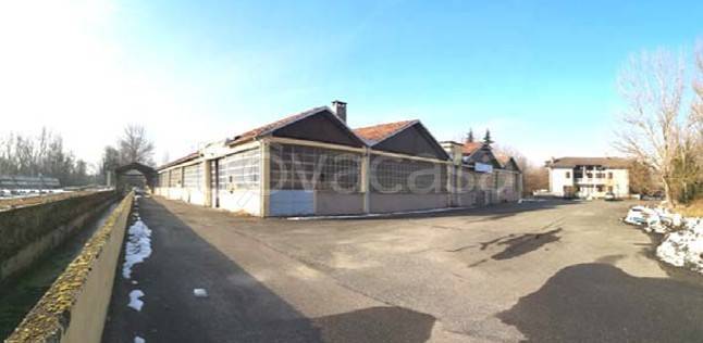 locale commerciale in vendita a Lungavilla