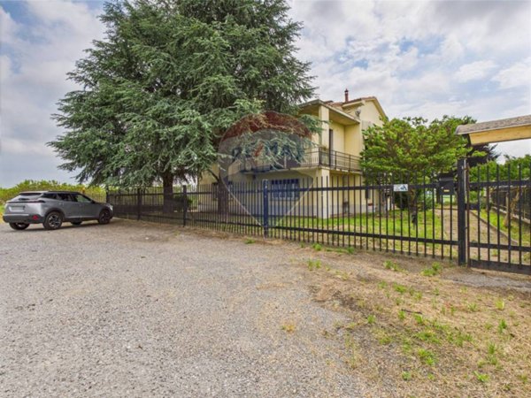 casa indipendente in vendita a Lungavilla