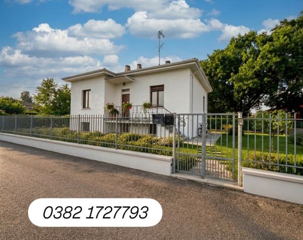casa indipendente in vendita a Lungavilla