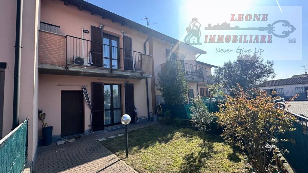 casa indipendente in vendita a Magherno