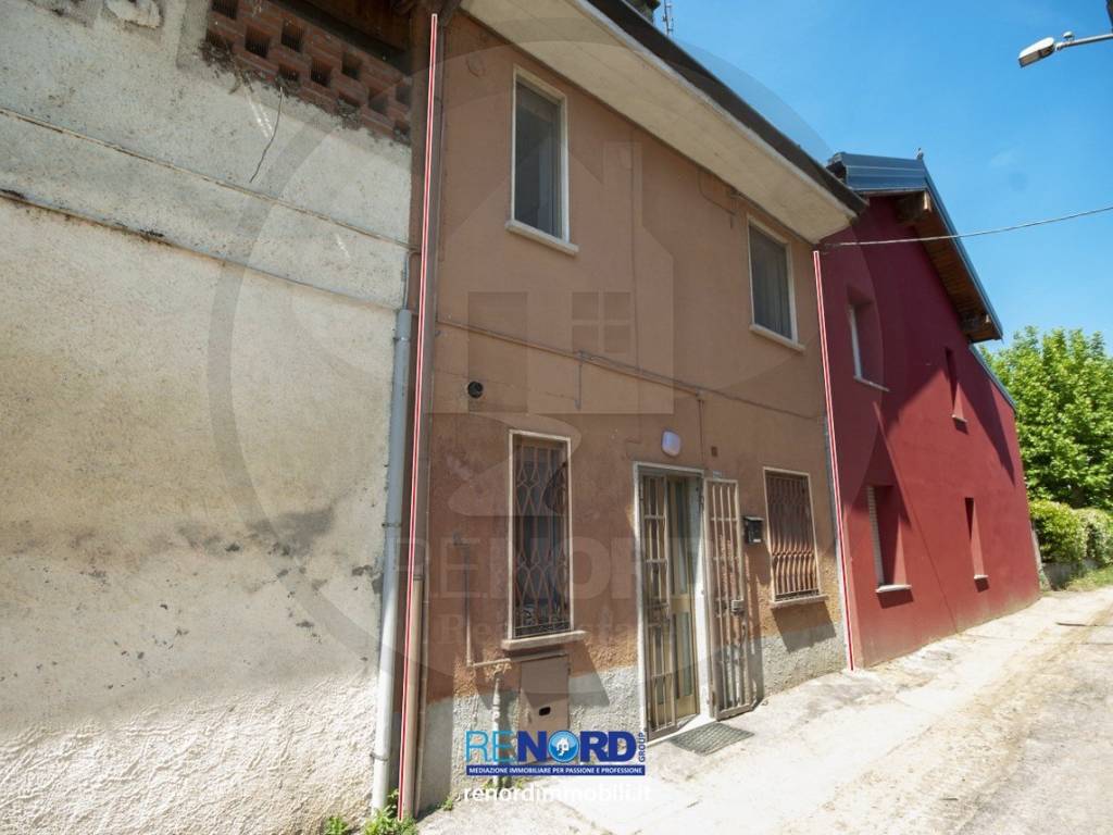 casa indipendente in vendita a Magherno