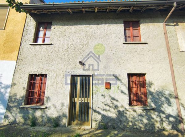 casa indipendente in vendita a Magherno