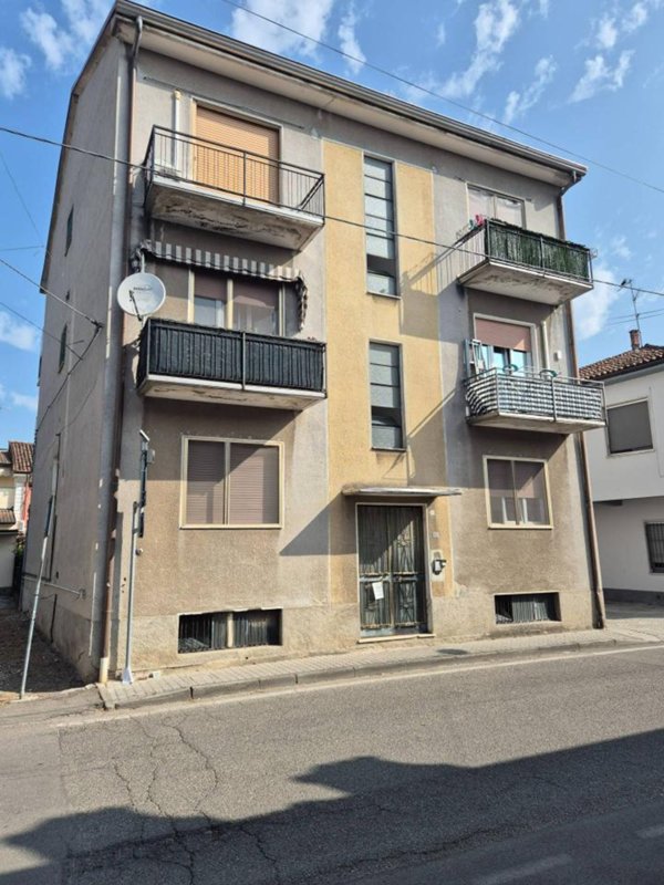 appartamento in vendita a Magherno