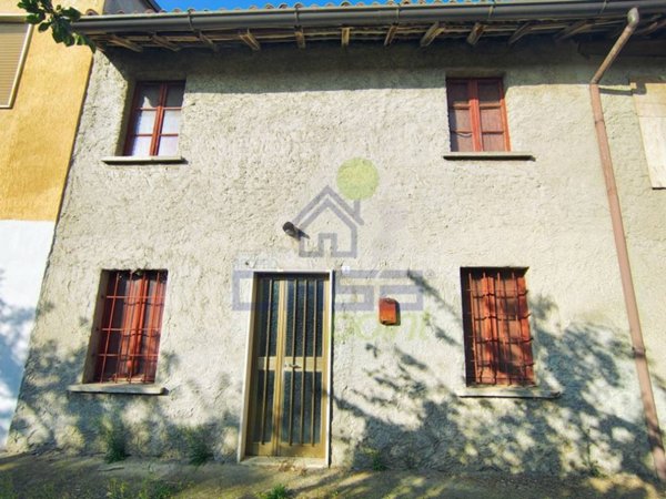 casa indipendente in vendita a Magherno