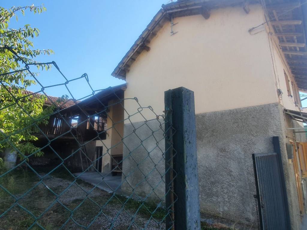casa indipendente in vendita a Magherno