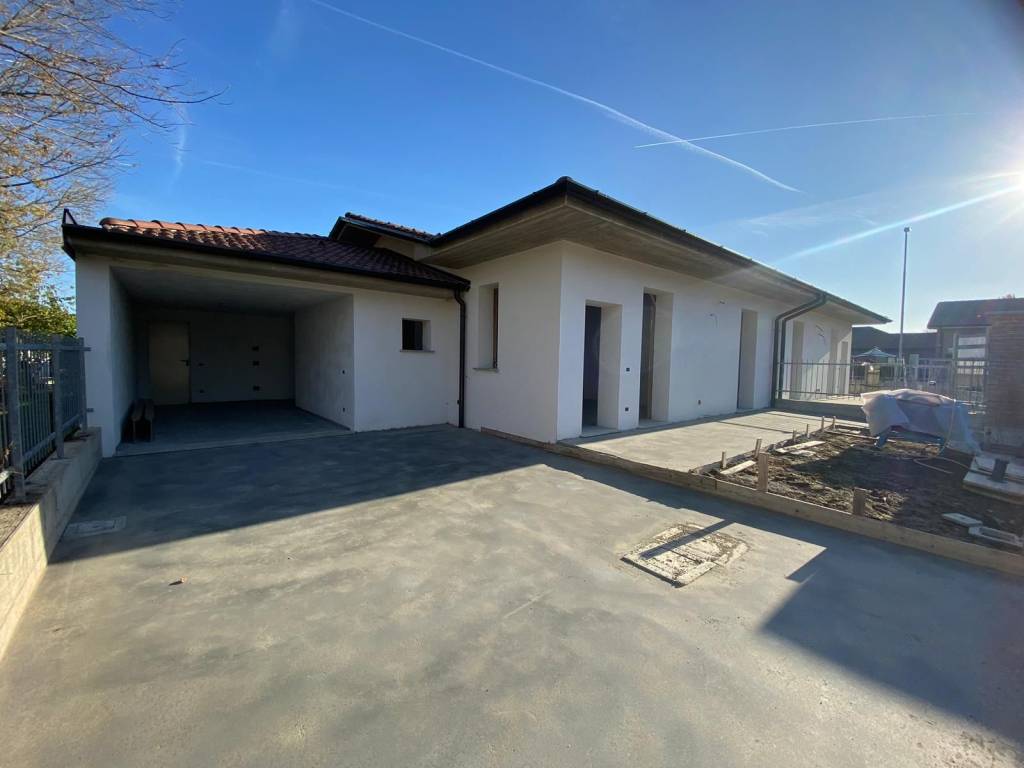 casa indipendente in vendita a Magherno