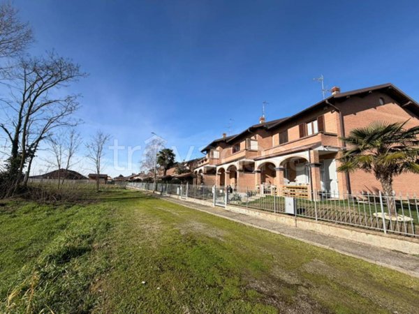 casa indipendente in vendita a Magherno