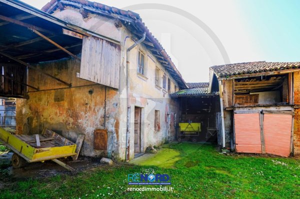 casa semindipendente in vendita a Magherno