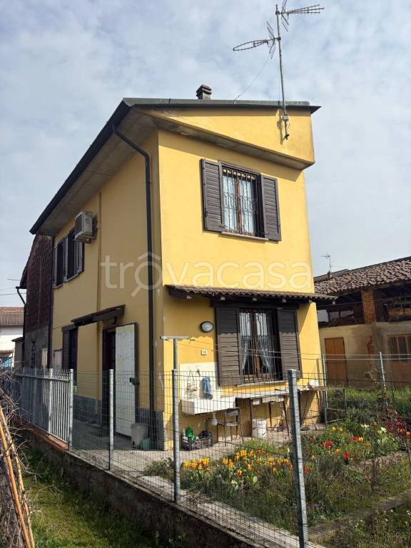 casa indipendente in vendita a Magherno