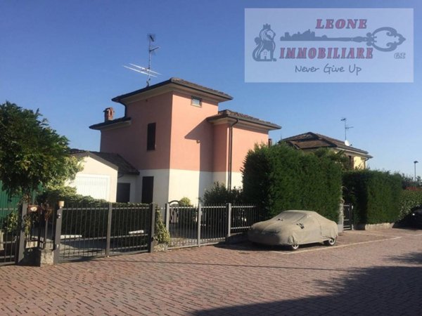 casa indipendente in vendita a Marcignago in zona Divisa