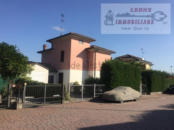 casa indipendente in vendita a Marcignago in zona Divisa