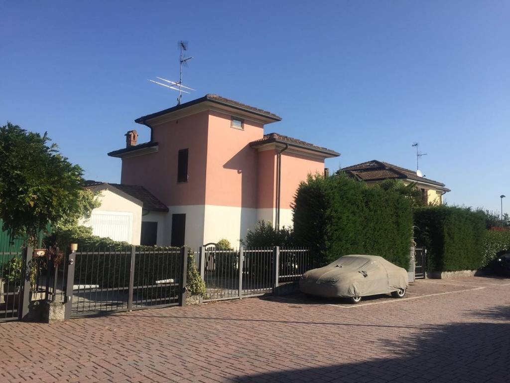 casa indipendente in vendita a Marcignago in zona Divisa