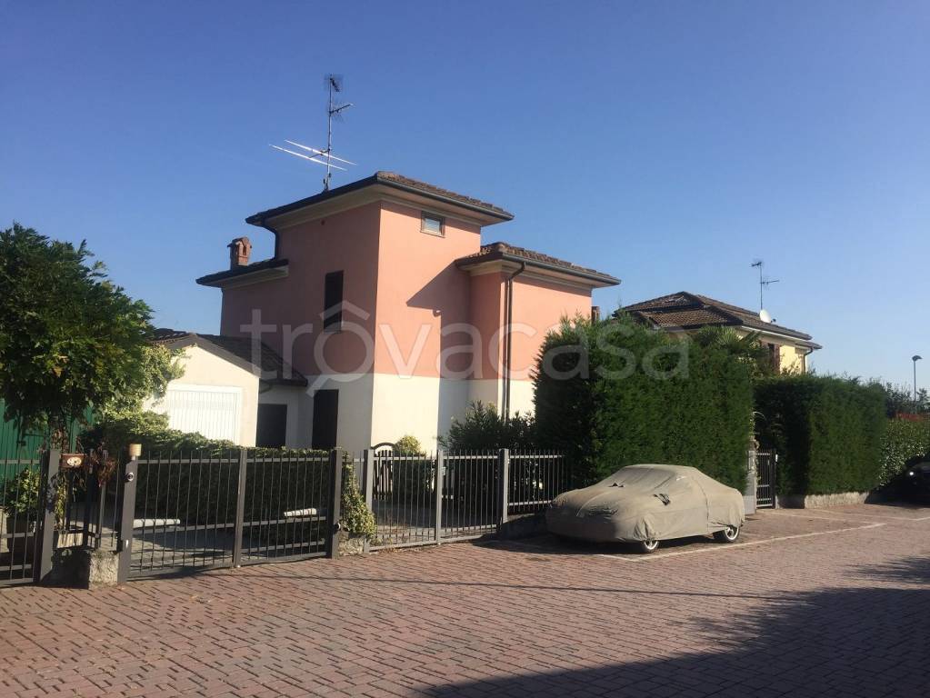 casa indipendente in vendita a Marcignago in zona Divisa