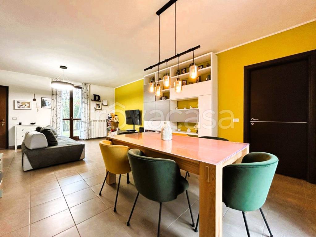 casa indipendente in vendita a Marcignago in zona Divisa