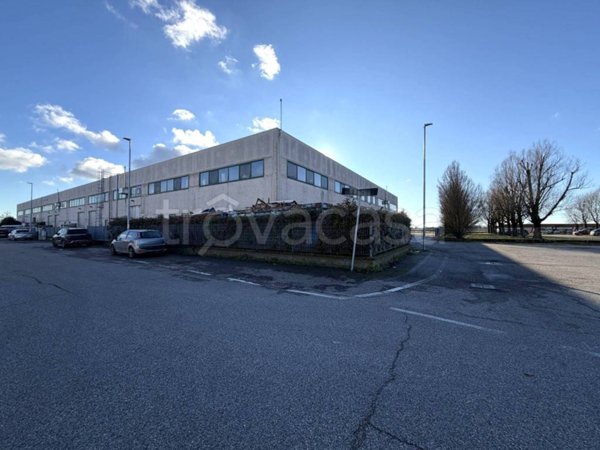 locale commerciale in vendita a Marcignago