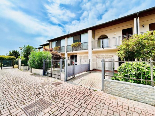 casa indipendente in vendita a Marcignago in zona Divisa